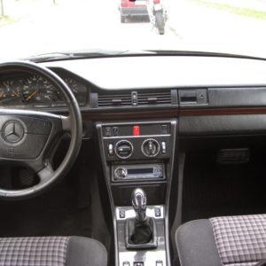 Mercedes Benz vaihdevivun elektroniikan korjaus